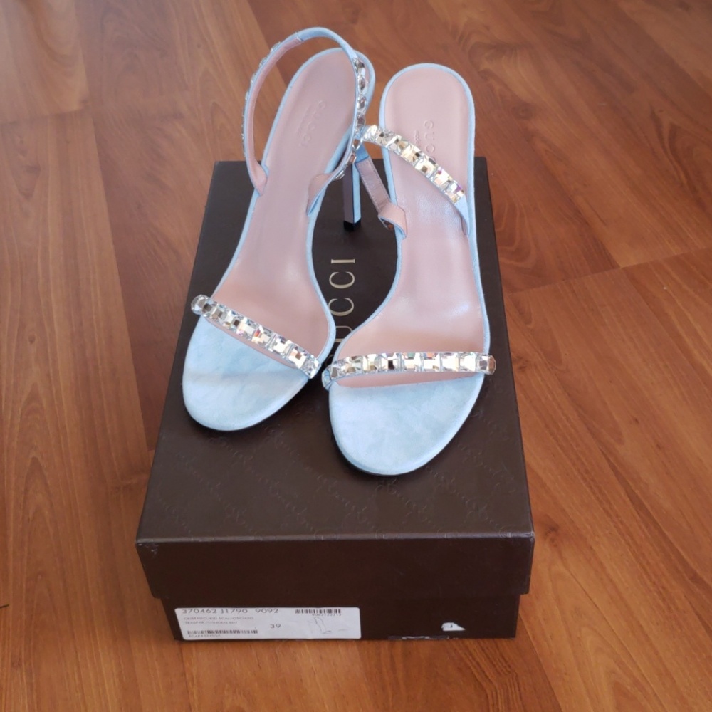 Gucci Blue Suede Heels with crystal size 39